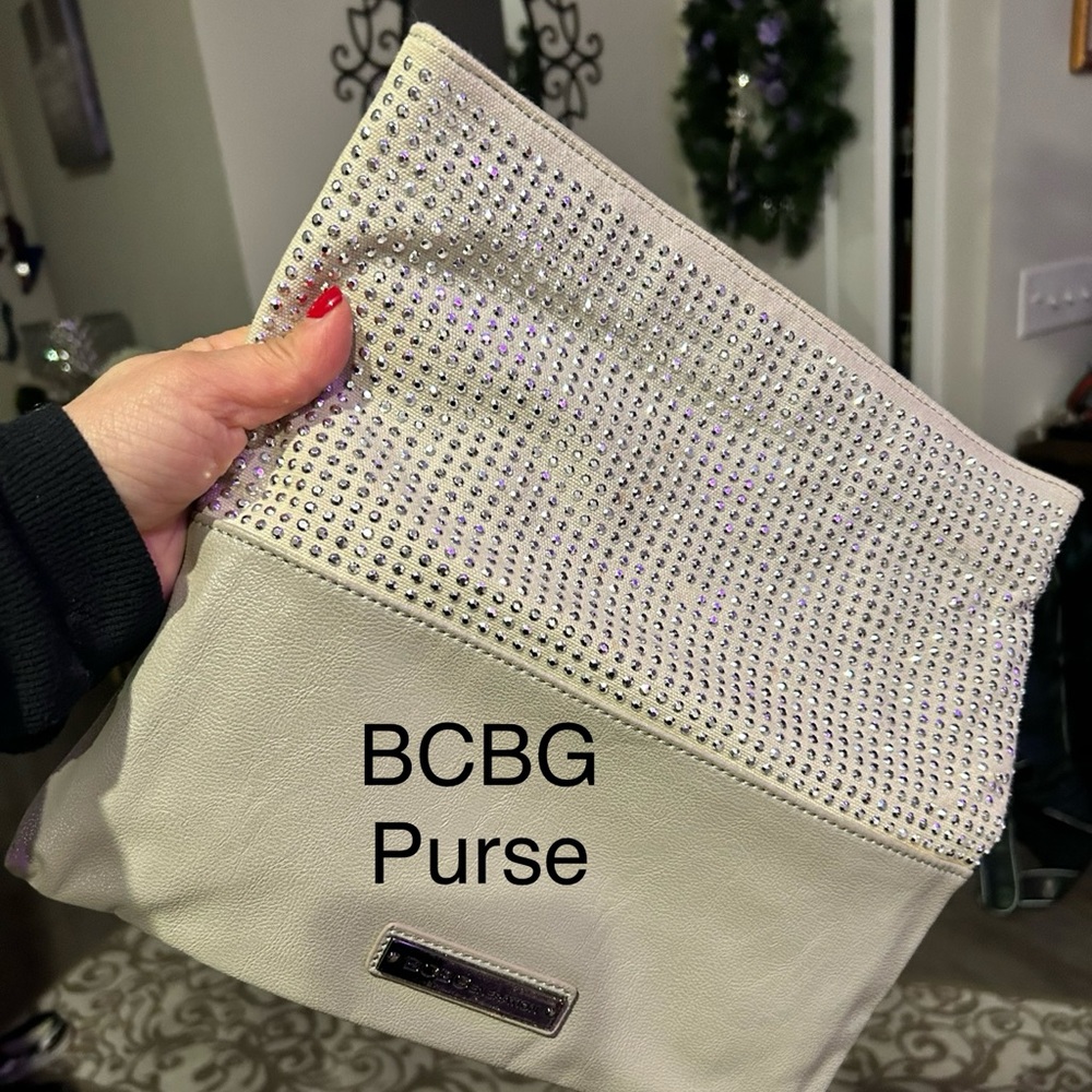 Bling style BCBG generation clutch.